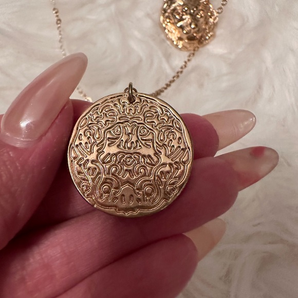 PrettyLittleThing Layered Lion Necklace - Picture 5 of 9